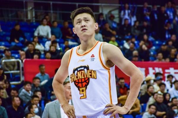 教練教你打籃球！周鵬13中10砍24分&生涯總得分升歷史第十三！