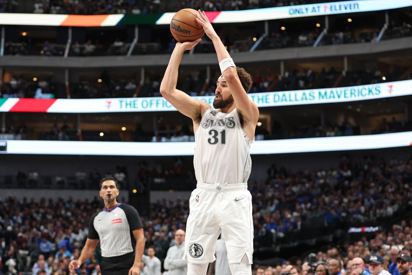 克萊：我們?nèi)志€外投得太差了 對此我也要負責任