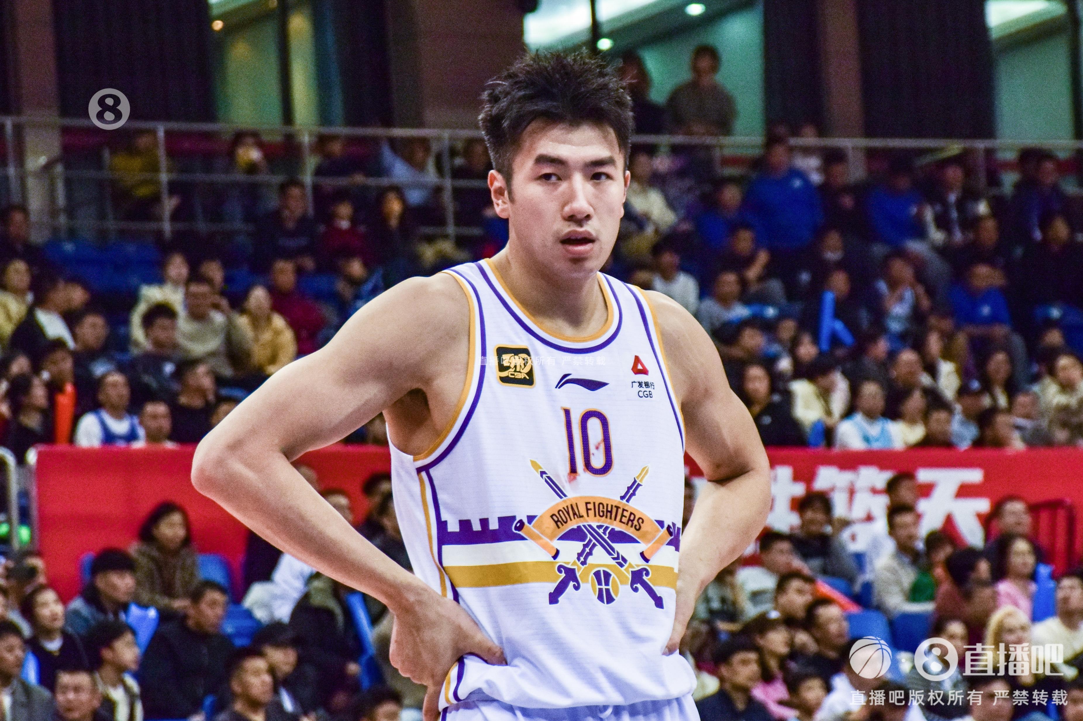 高效表現(xiàn)難救主！鄒雨宸11中8拿下21分7籃板